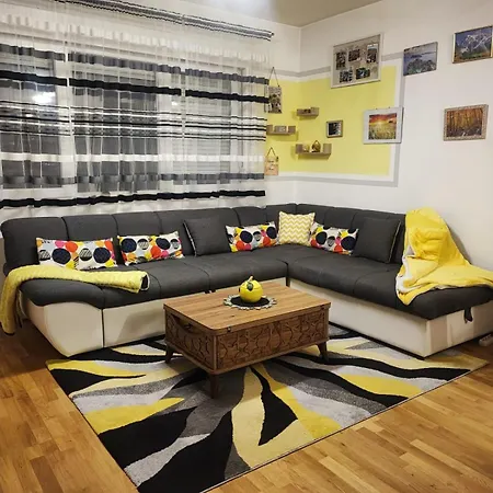 Apartamento Yellow Corner Lux Apartment, Lukavica, Istocno Sarajevo Near Airport - Free Parking Donje Mladice