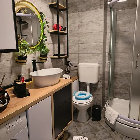アパート Yellow Corner Lux Apartment, Lukavica, Istocno Sarajevo Near Airport - Free Parking *